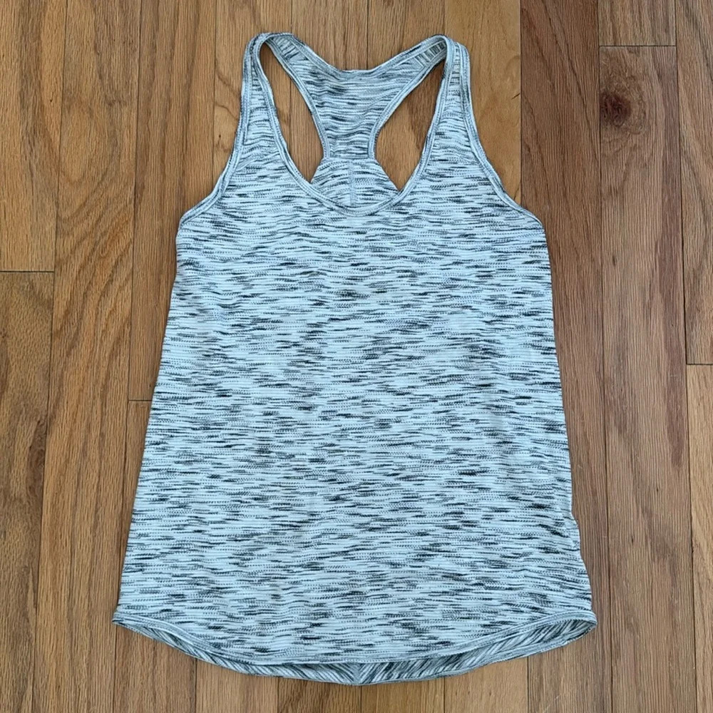 Lululemon | Essential Tank | Tiger Space | size 6